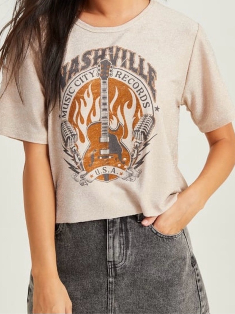 Altar’d State Nashville Graphic Crop Tee in Beige and Rust Glittery XS